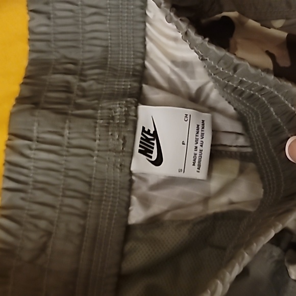 Matching Nike Camo Windbreaker Suit - Picture 3 of 3